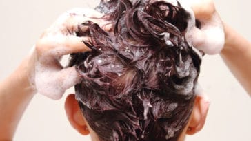 laver cheveux shampoing