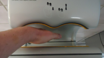 sèche-main à air pulsé