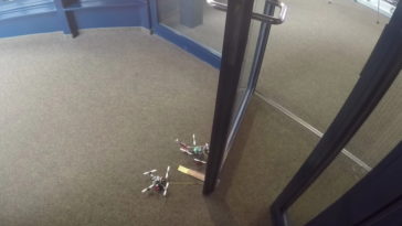 drones ouverture porte