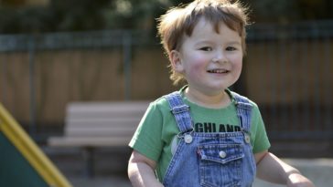 enfant garçon autisme