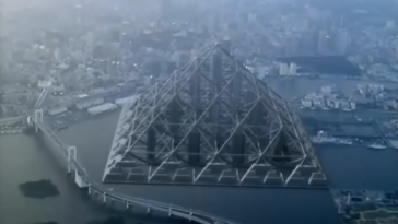 pyramide géante tokyo