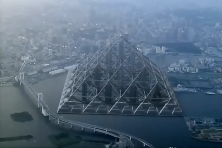 pyramide géante tokyo