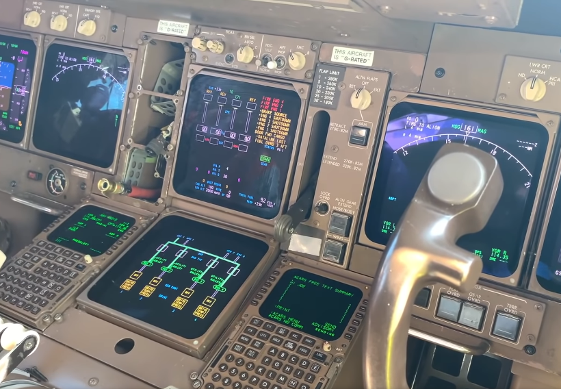 Boeing 747-400 poste de pilotage