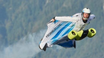 BMW wingsuit electrique