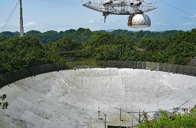 radiotélescope Arecibo antenne