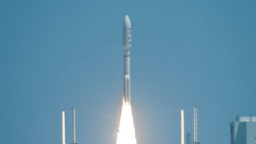 amazon atlas V fusée