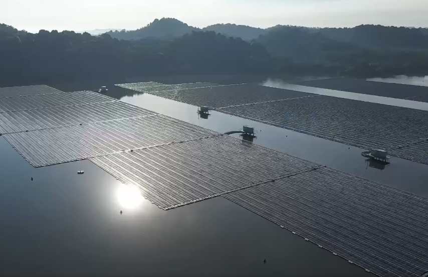 ferme solaire flottante 2