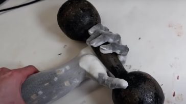 bras androïde muscles