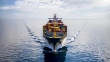 bateaux cargo containeur