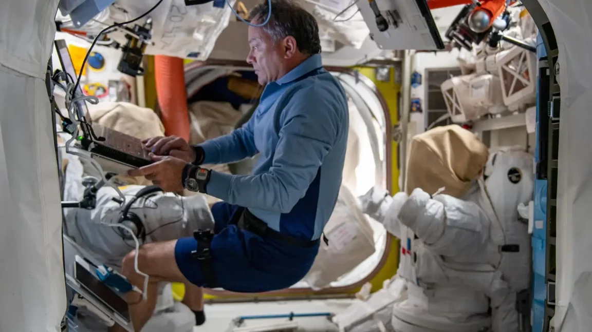 astronautes axiom space iss