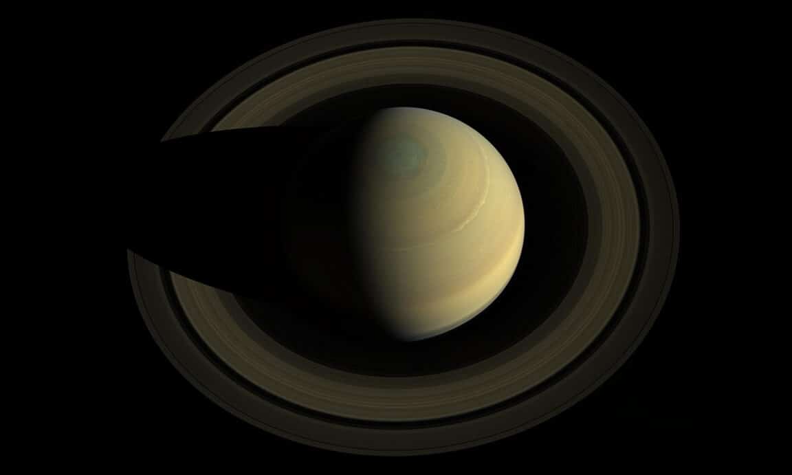 Saturne anneaux planètes