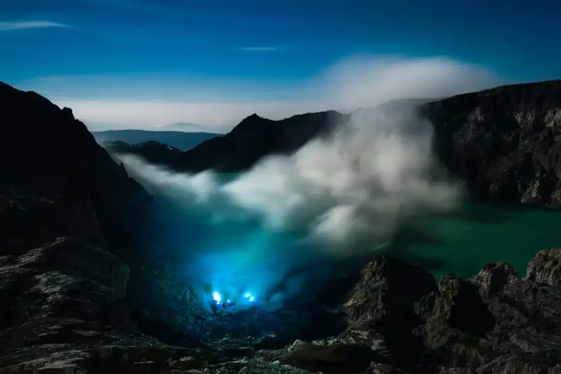 lave bleue volcan indonésien Kawah Ijen