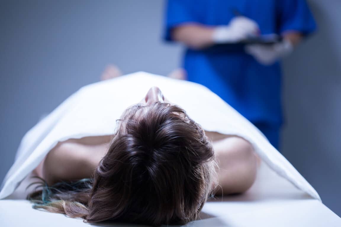 médecin légiste autopsie cadavre morgue