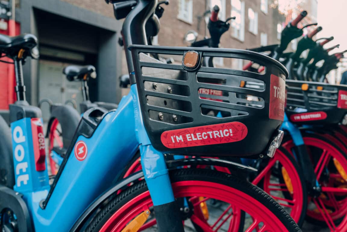 vélos électriques en libre service Dott société marque ville