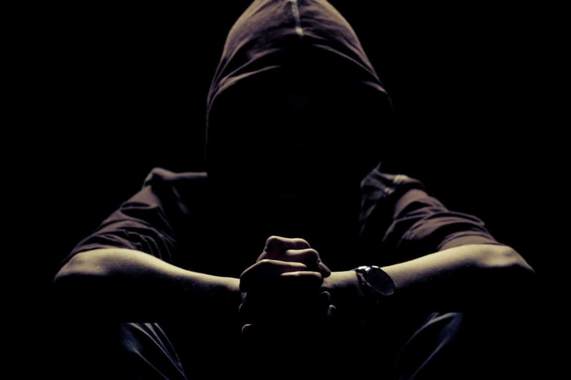 homme visage invidible