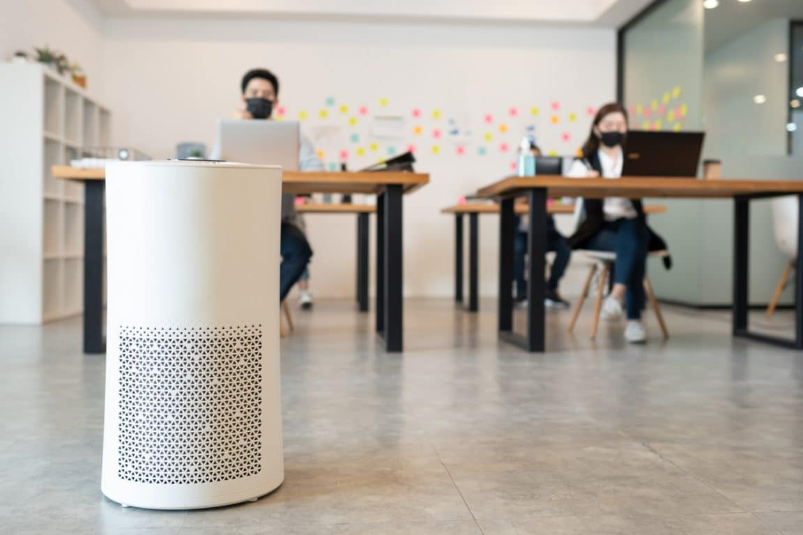 Purificateur d’air professionnel dans un bureau