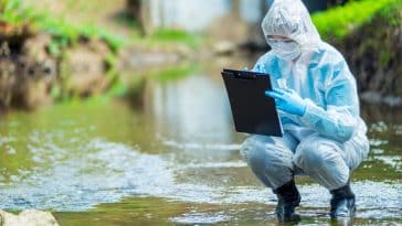 scientifique pollution chimique