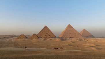 pyramides de Gizeh anomalie