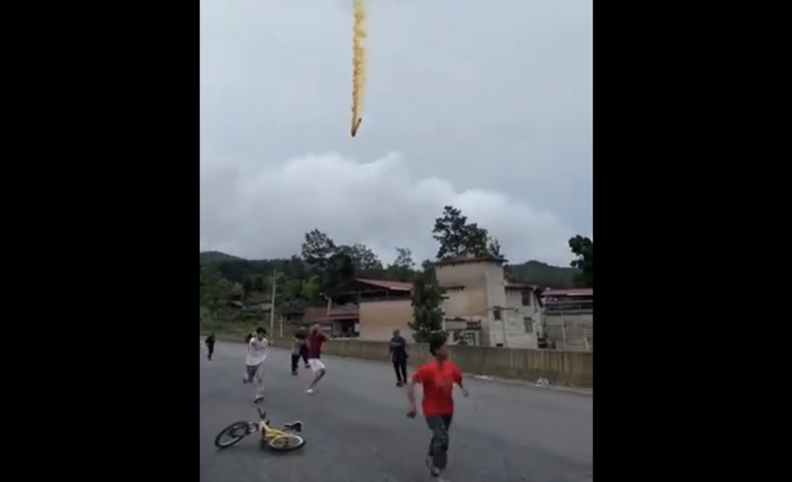 fusée chine débris