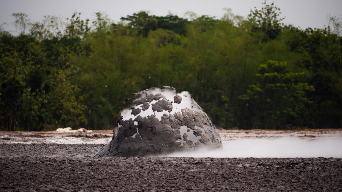 volcan de boue Bledug Kuwu Indonésie