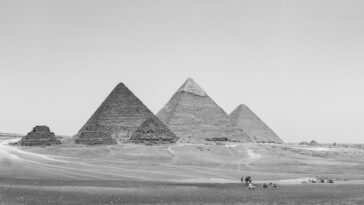 pyramides Egypte photo ancienne égyptologie