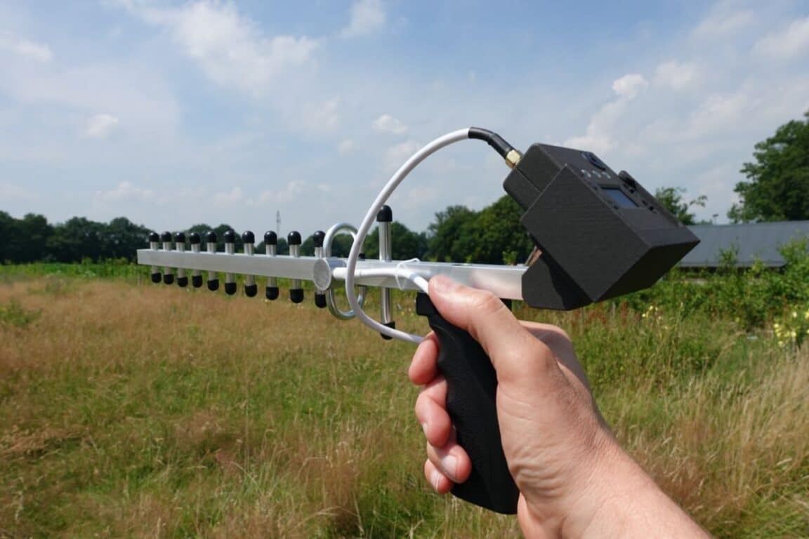 balise mouchard frelon