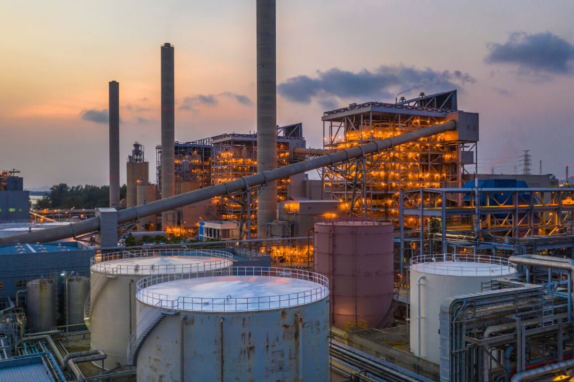 Des scientifiques repoussent les limites : du métal façonné sans chaleur pour la première fois !