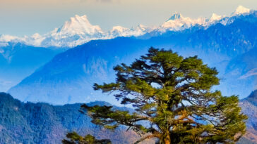 Gangkhar Puensum plus haut sommet vierge Bouthan montagne neige