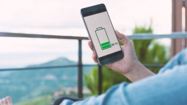 Le Royaume-Uni va écraser les panneaux photovoltaïques avec une technologie qui alimente votre portable sans jamais le recharger