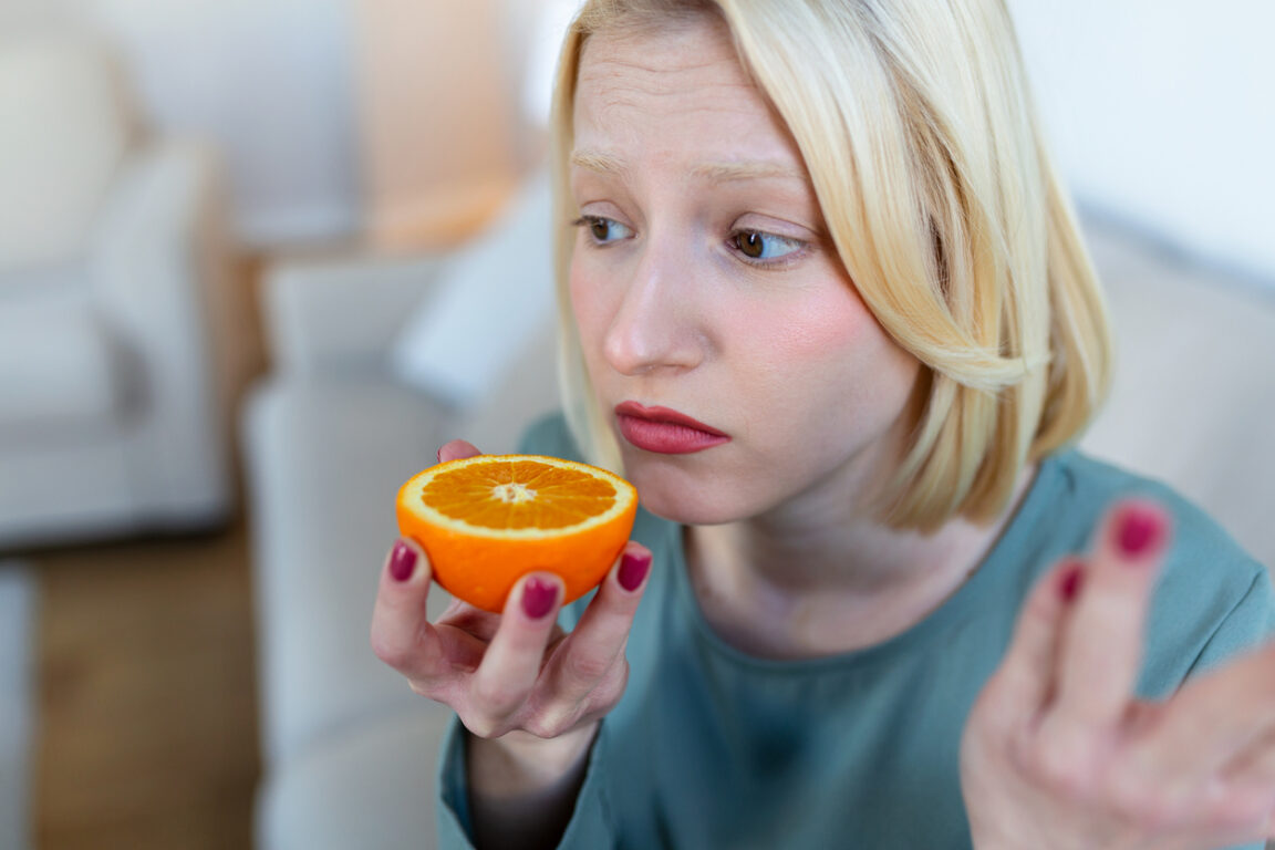 anosmie congénitale ou perte de l'odorat après la covid 19 odeur orange agrume sentir