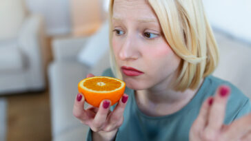 anosmie congénitale ou perte de l'odorat après la covid 19 odeur orange agrume sentir