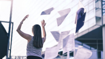 femme business colère