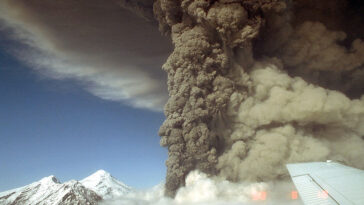 volcan mont Spurr eruption 1992