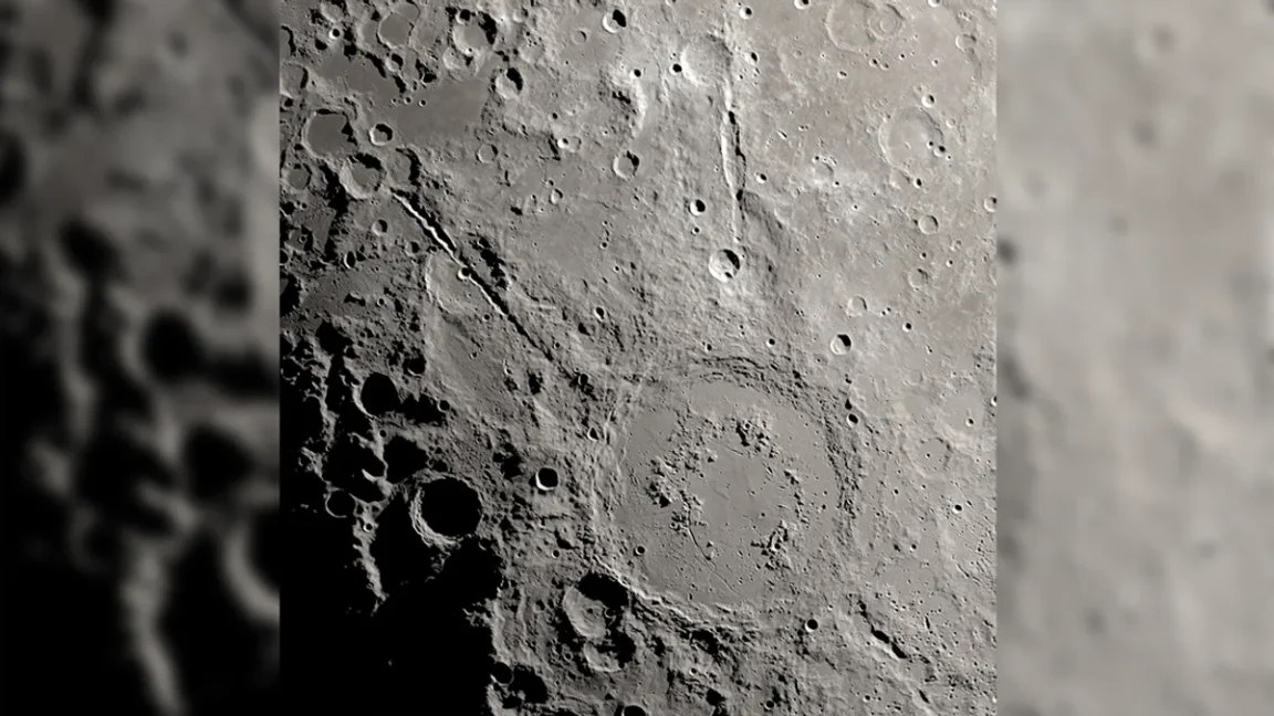 « Grands Canyons » de la Lune