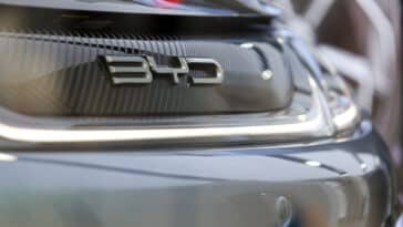 BYD batteries charge