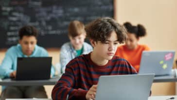 école ado ordinateur