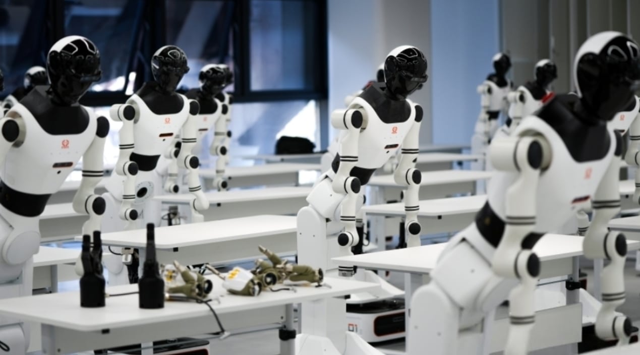 Avant de travailler parmi nous, les machines passent par un lieu très particulier